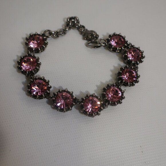 Authentic Gucci Feline Head Pink Crystal Silver Chain Link Adjustable Bracelet - Picture 5 of 12